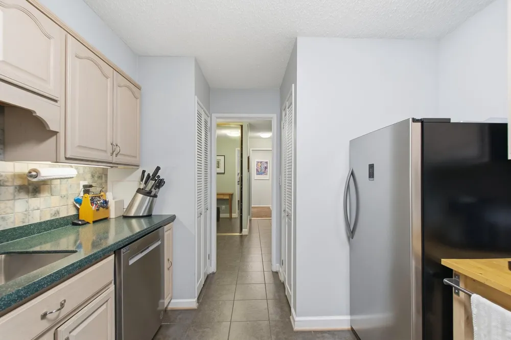 5902 MOUNT EAGLE DRIVE #714 Alexandria, VA 22303