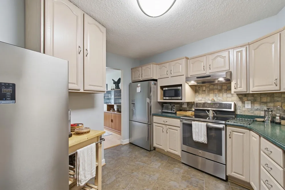 5902 MOUNT EAGLE DRIVE #714 Alexandria, VA 22303