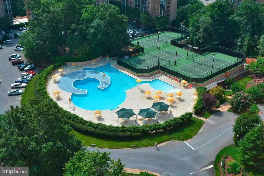 5902 MOUNT EAGLE DRIVE #714 Alexandria, VA 22303