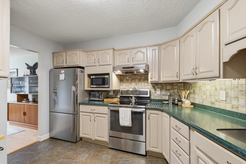 5902 MOUNT EAGLE DRIVE #714 Alexandria, VA 22303