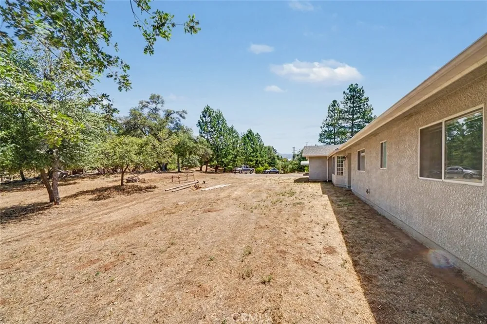 5627 Buckskin Road Mariposa, CA 95338