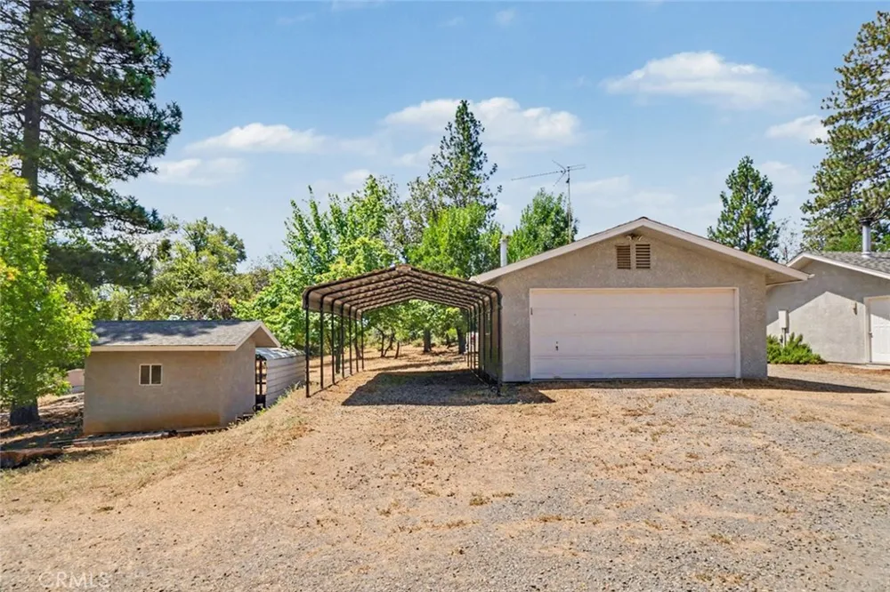 5627 Buckskin Road Mariposa, CA 95338