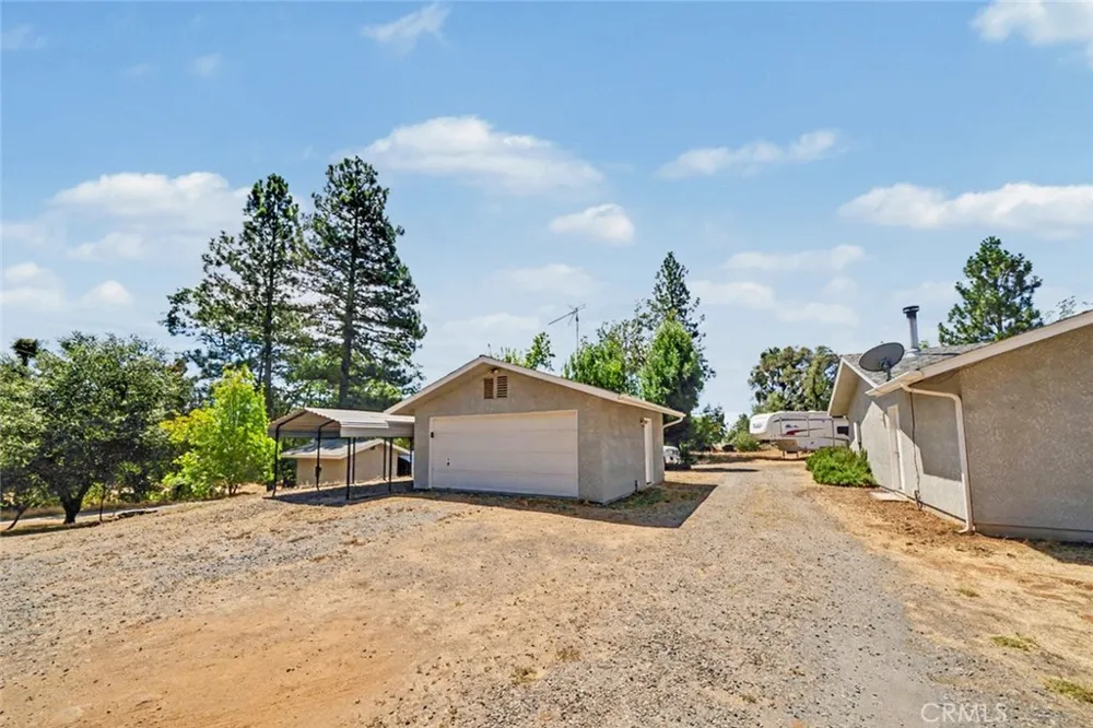 5627 Buckskin Road Mariposa, CA 95338