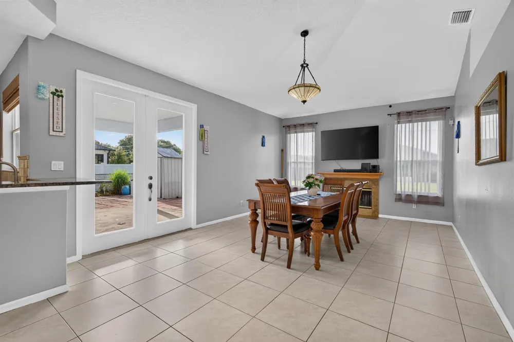 2751 SW Palace Avenue Port St. Lucie, FL 34987