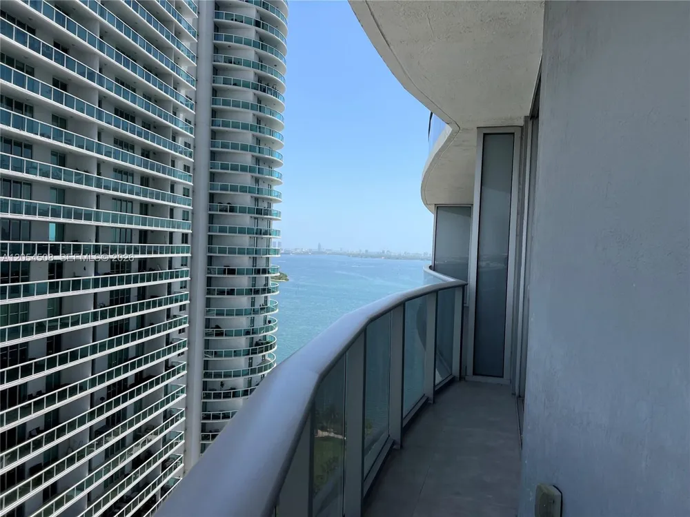 488 NE 18th St #2301 Miami, FL 33132
