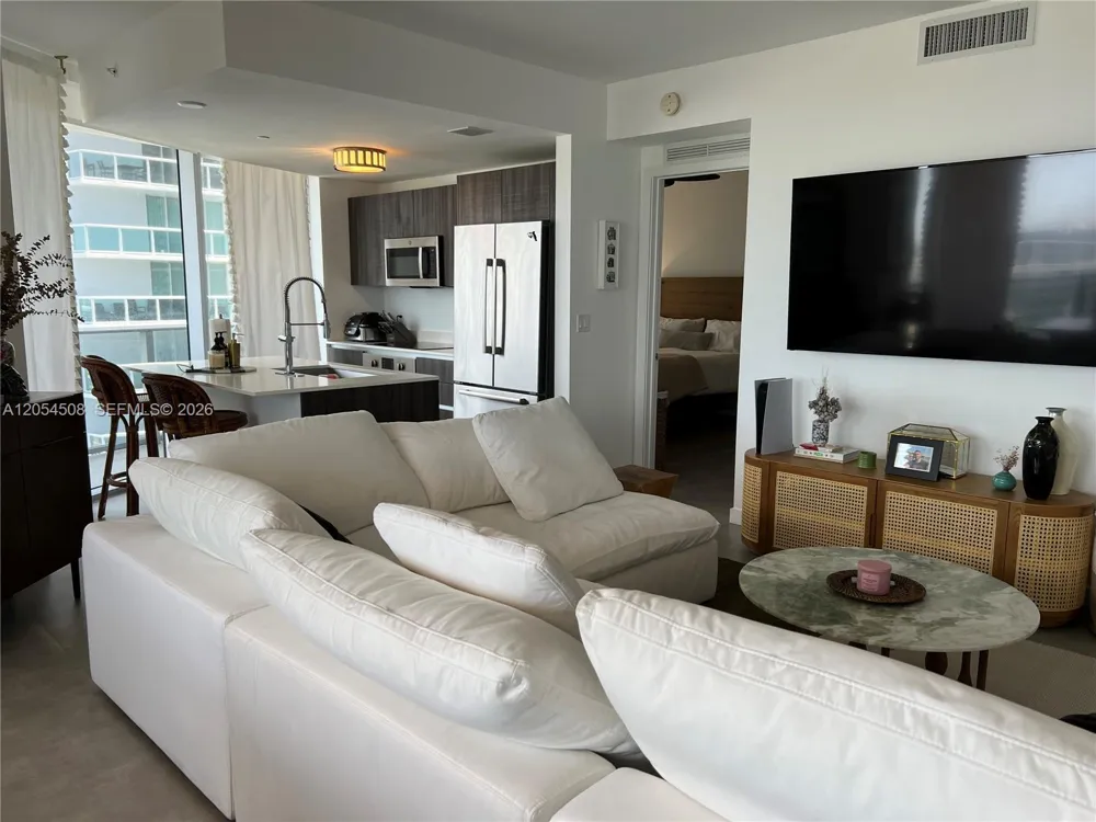 488 NE 18th St #2301 Miami, FL 33132