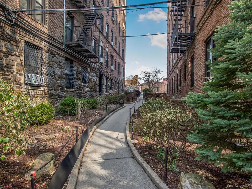 764 Brady Avenue #131 Bronx, NY 10462