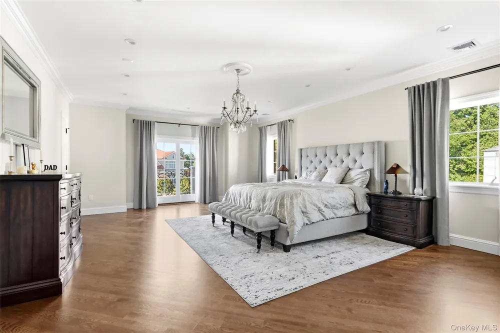 18 Boulevard Malba, NY 11357