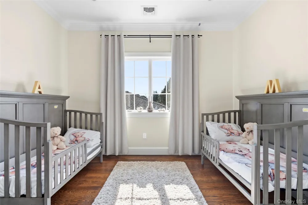 18 Boulevard Malba, NY 11357