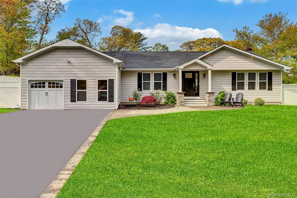 4 Saint Marks Place Stony Brook, NY 11790