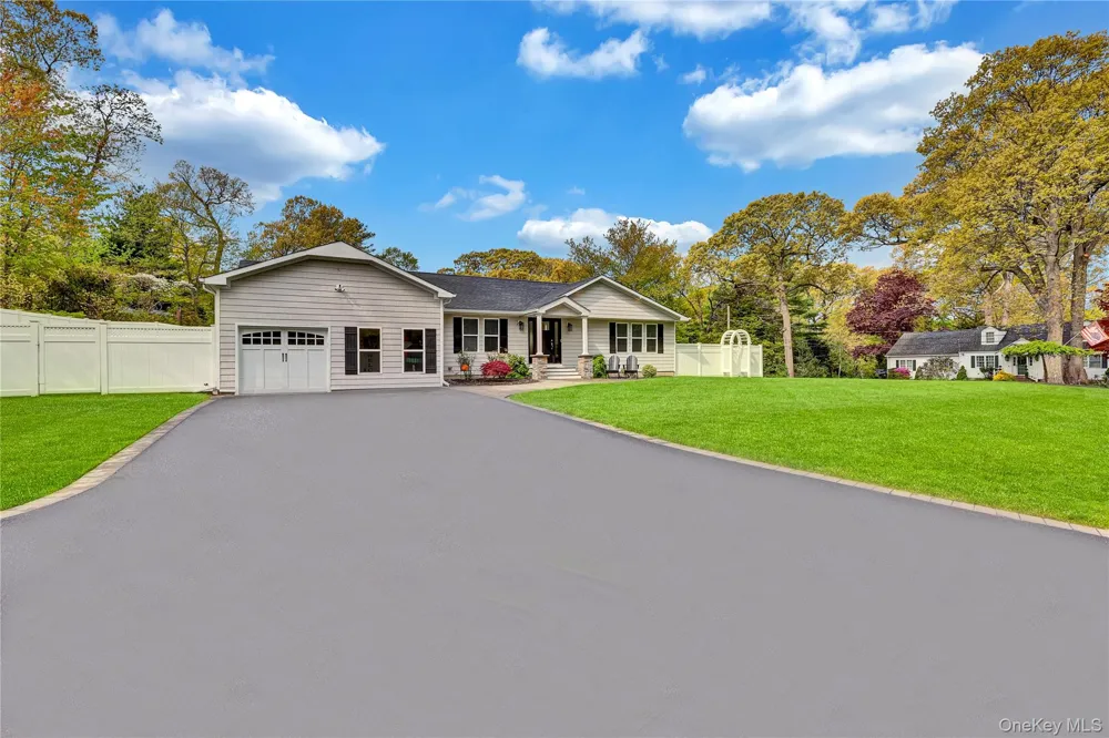 4 Saint Marks Place Stony Brook, NY 11790