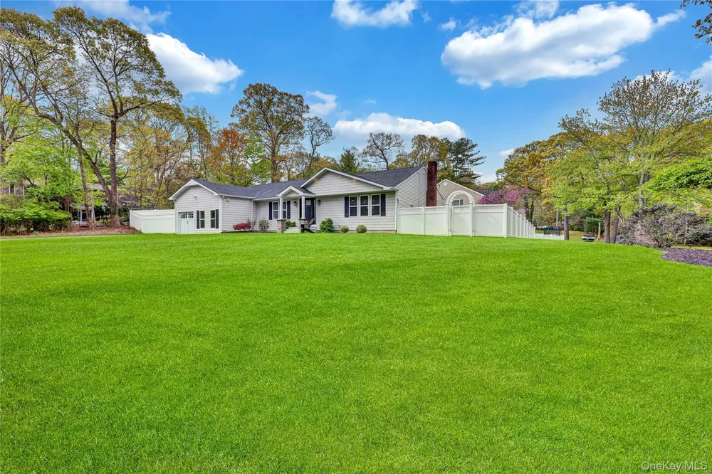 4 Saint Marks Place Stony Brook, NY 11790