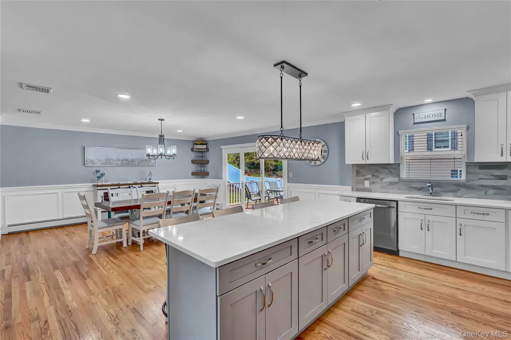 4 Saint Marks Place Stony Brook, NY 11790