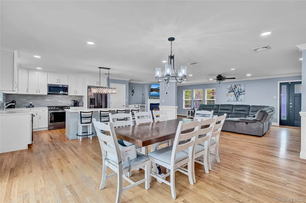 4 Saint Marks Place Stony Brook, NY 11790
