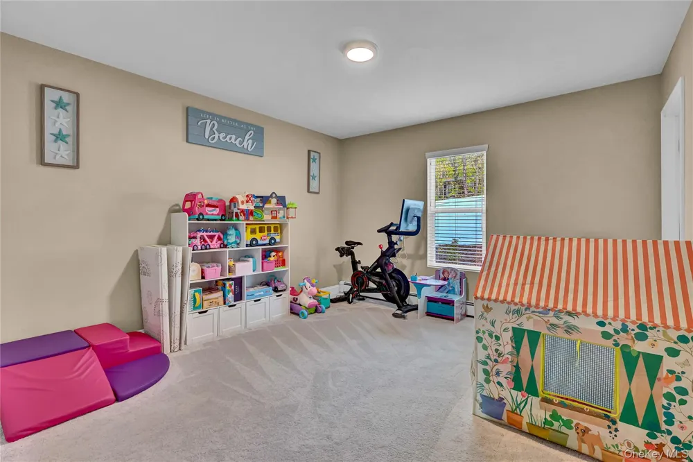 4 Saint Marks Place Stony Brook, NY 11790