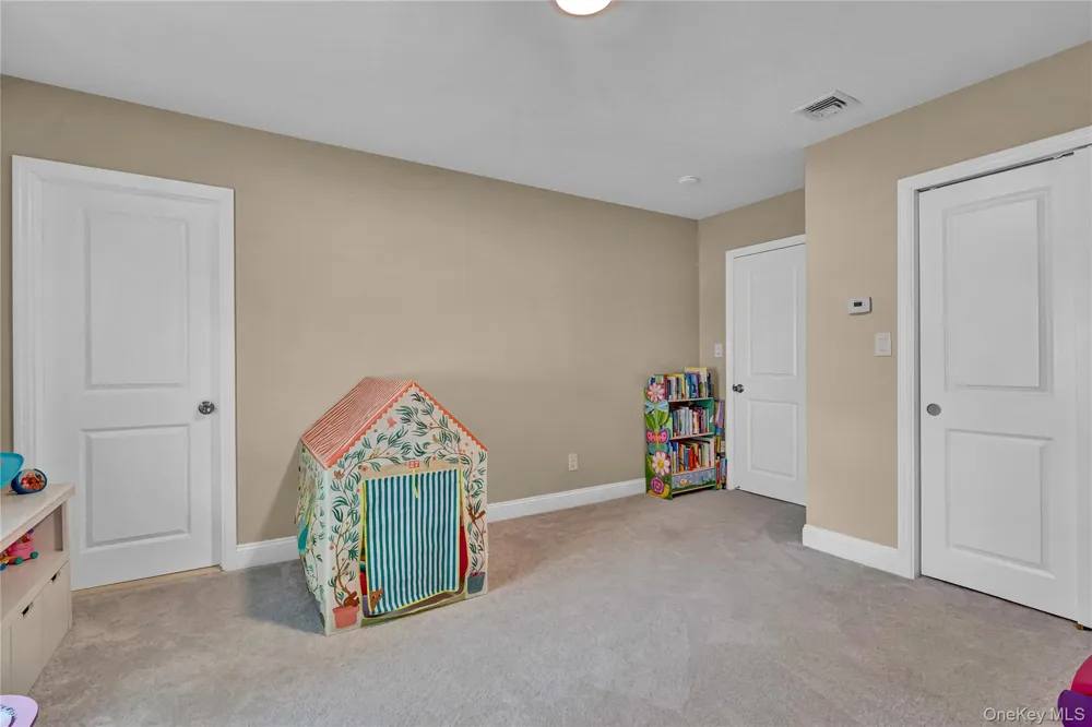 4 Saint Marks Place Stony Brook, NY 11790
