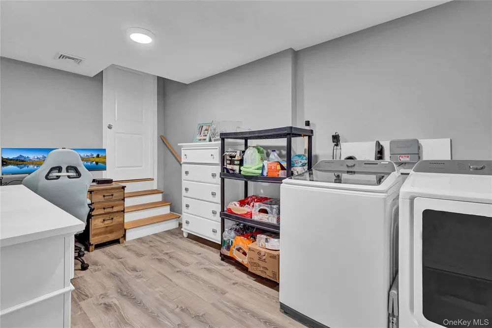 4 Saint Marks Place Stony Brook, NY 11790