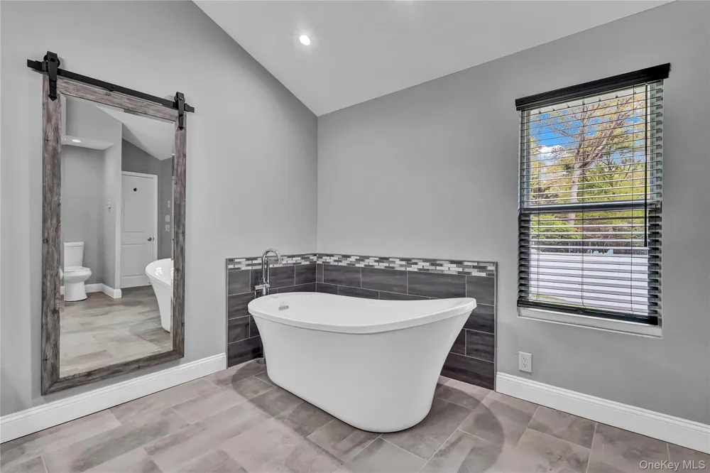 4 Saint Marks Place Stony Brook, NY 11790