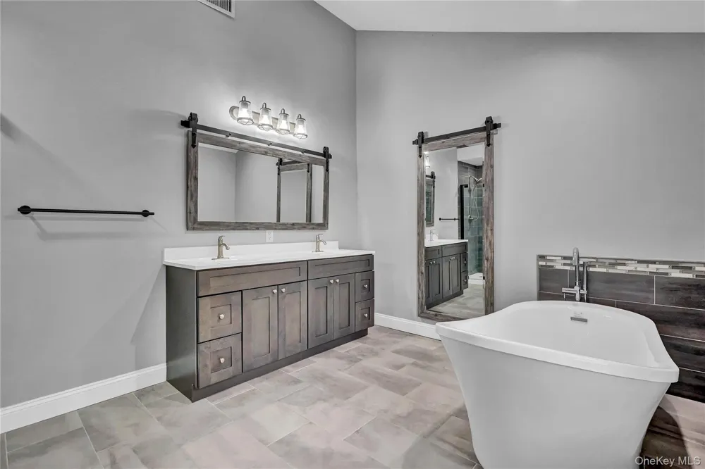 4 Saint Marks Place Stony Brook, NY 11790