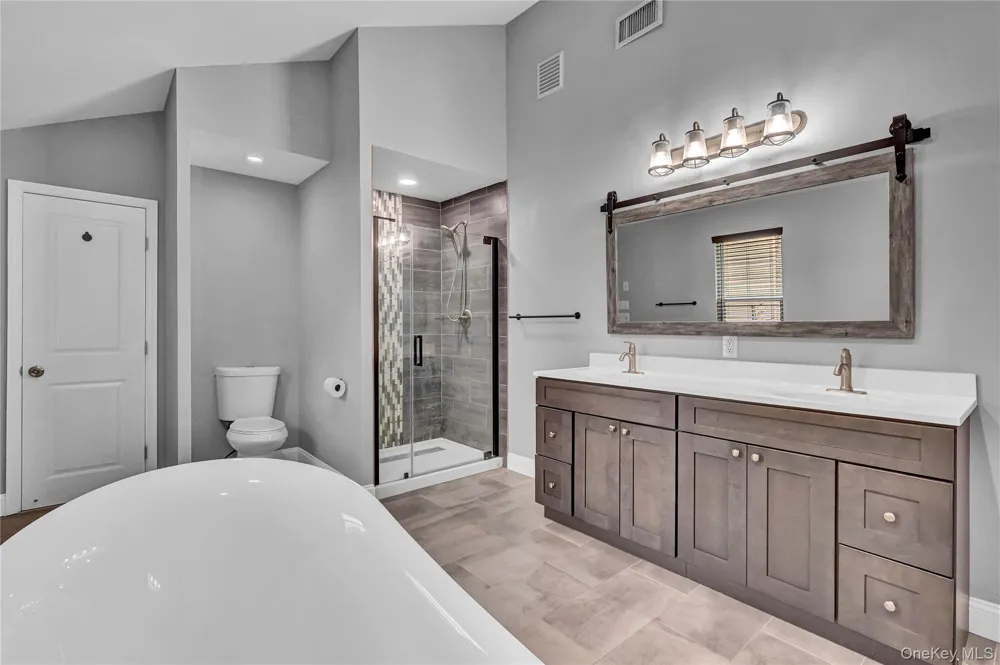 4 Saint Marks Place Stony Brook, NY 11790