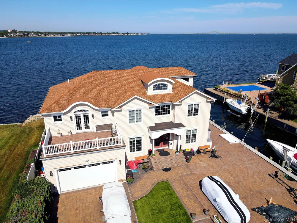 75 Yacht Club Road Babylon, NY 11702