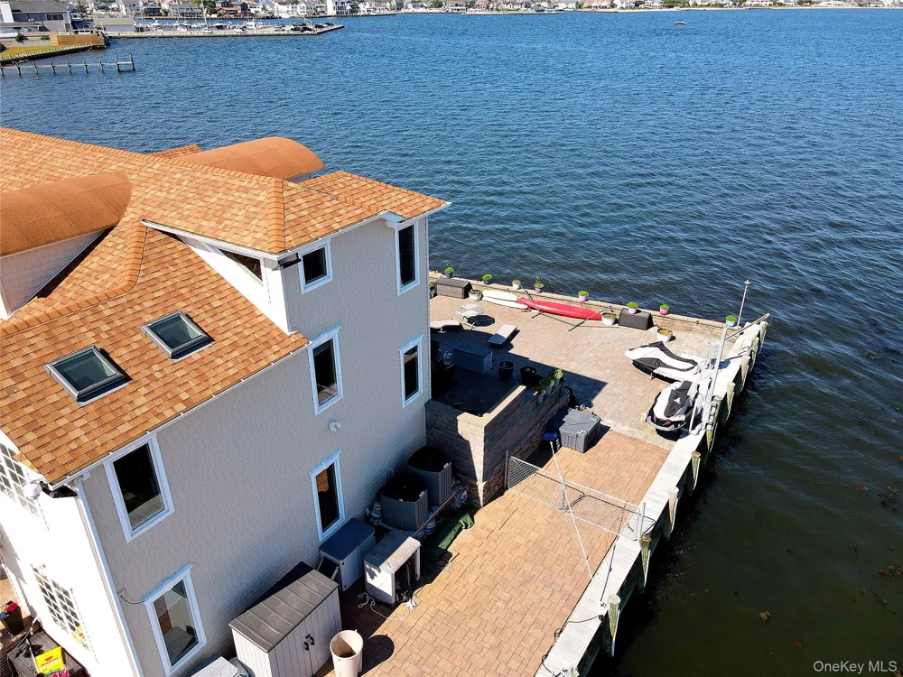 75 Yacht Club Road Babylon, NY 11702