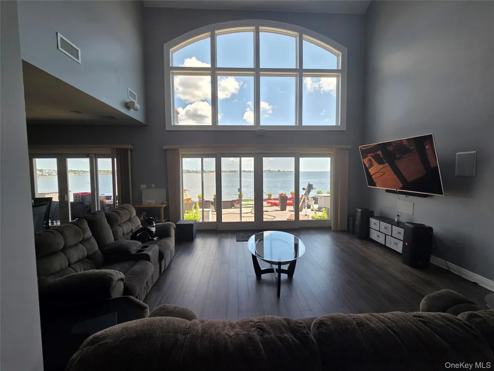 75 Yacht Club Road Babylon, NY 11702