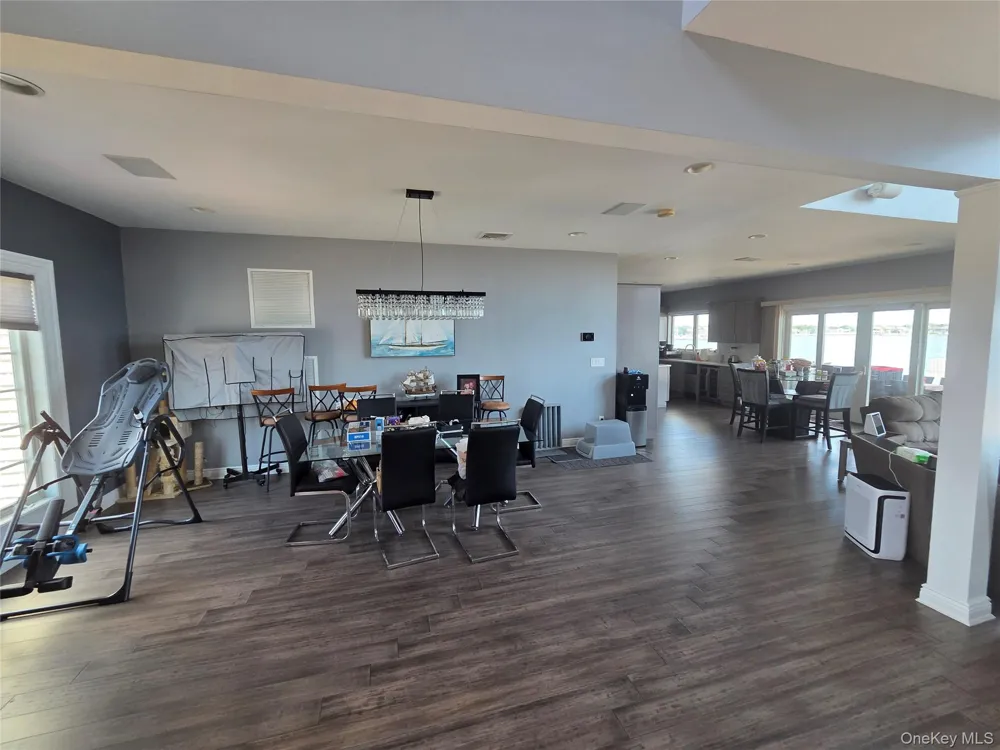 75 Yacht Club Road Babylon, NY 11702