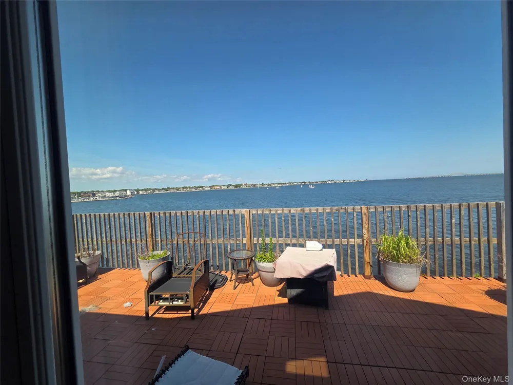 75 Yacht Club Road Babylon, NY 11702