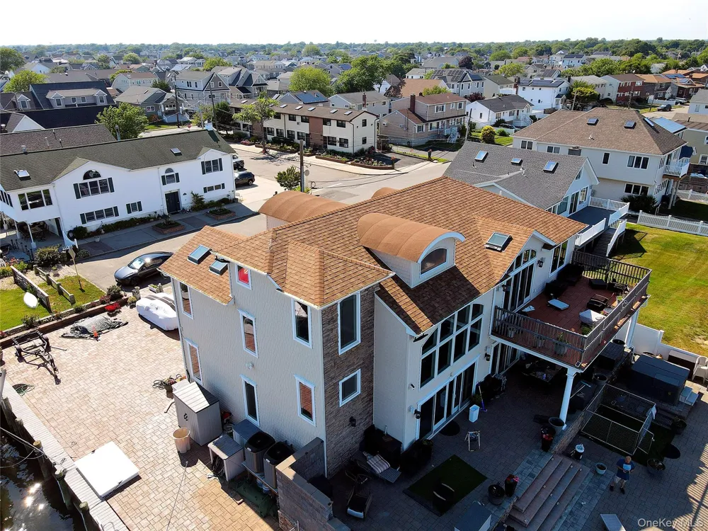 75 Yacht Club Road Babylon, NY 11702