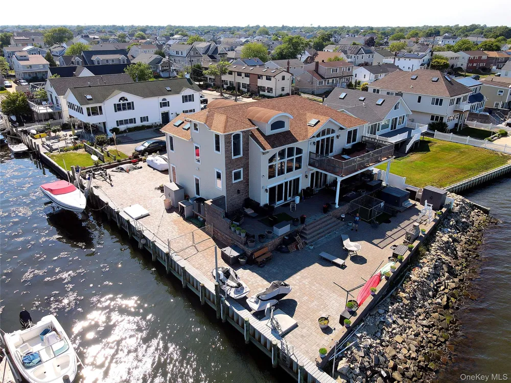 75 Yacht Club Road Babylon, NY 11702
