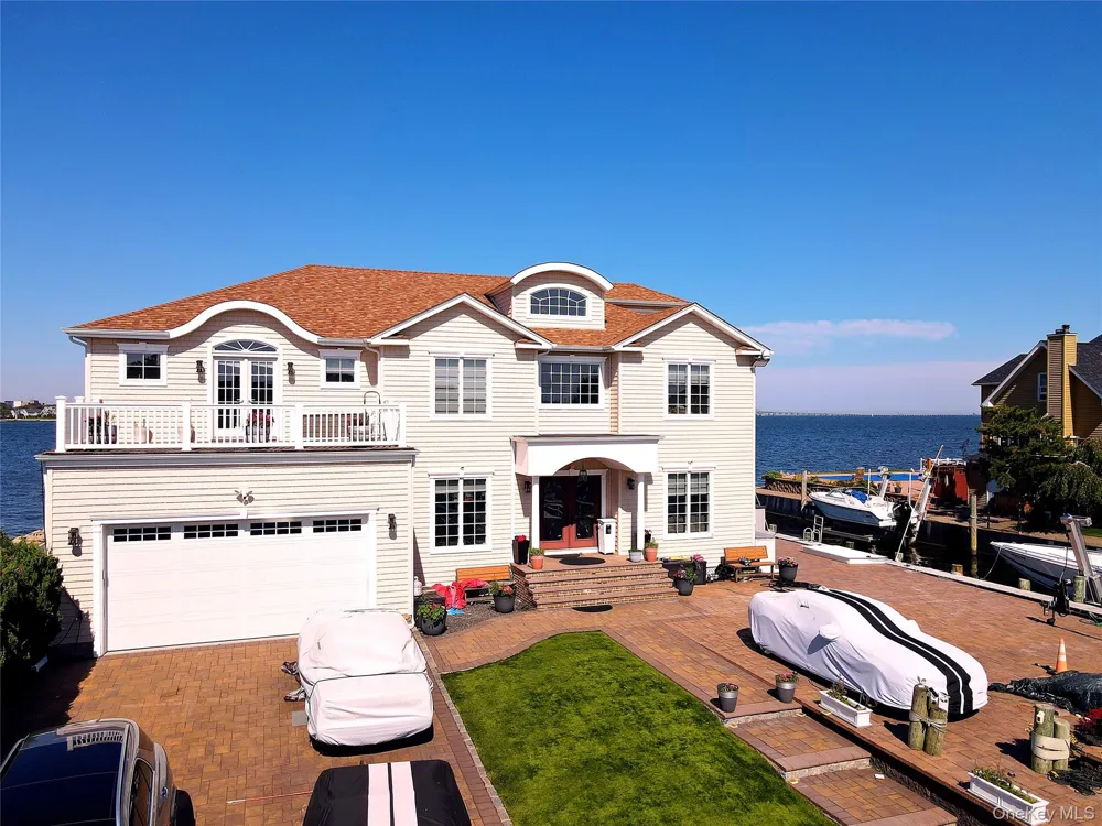 75 Yacht Club Road Babylon, NY 11702