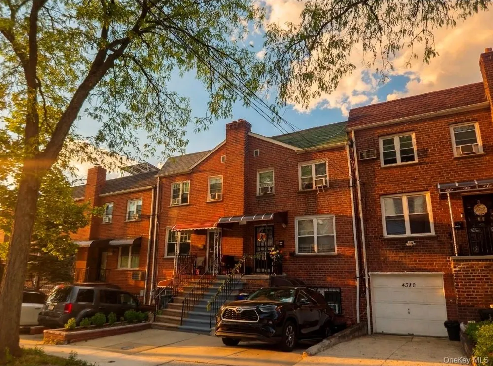 4382 Byron Avenue Bronx, NY 10466