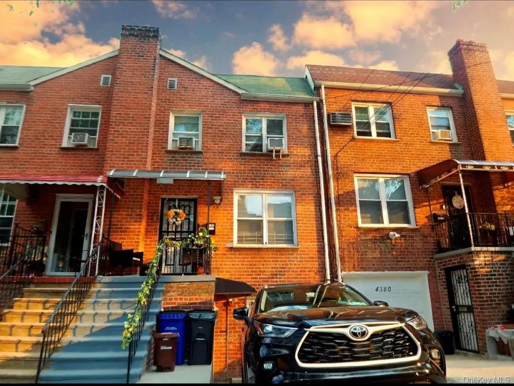 4382 Byron Avenue Bronx, NY 10466