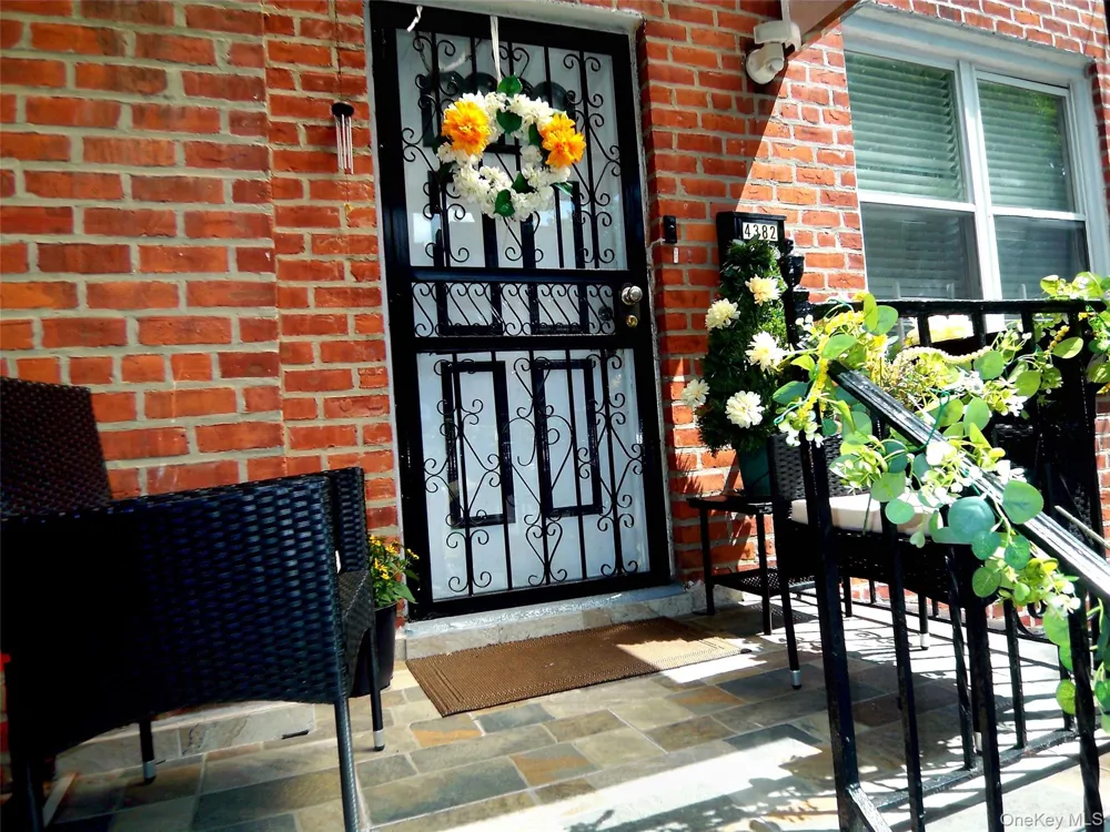 4382 Byron Avenue Bronx, NY 10466