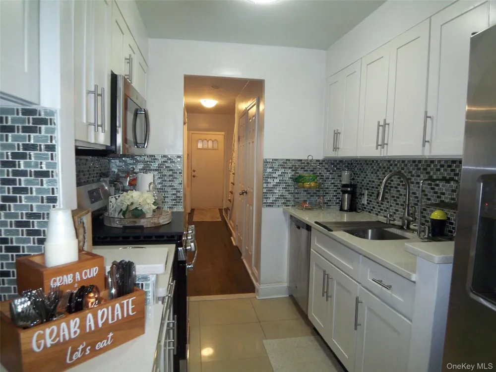 4382 Byron Avenue Bronx, NY 10466