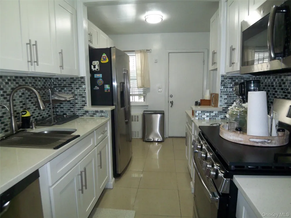 4382 Byron Avenue Bronx, NY 10466