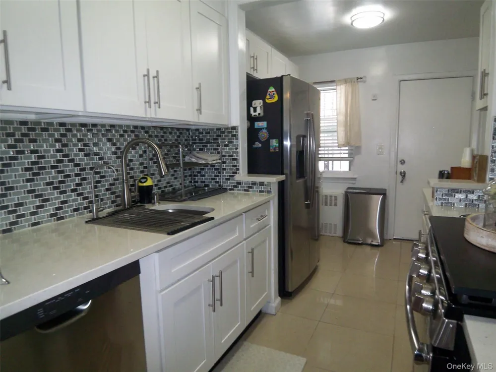 4382 Byron Avenue Bronx, NY 10466