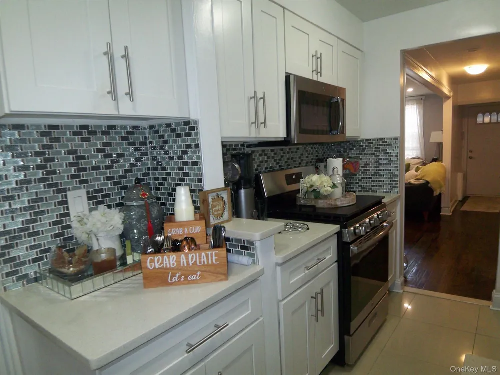 4382 Byron Avenue Bronx, NY 10466