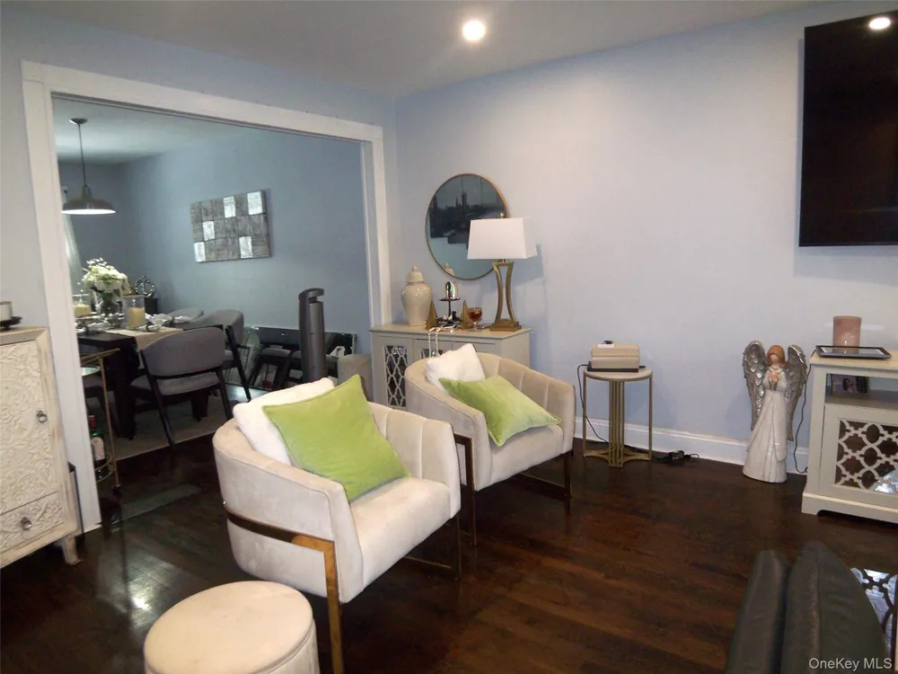 4382 Byron Avenue Bronx, NY 10466