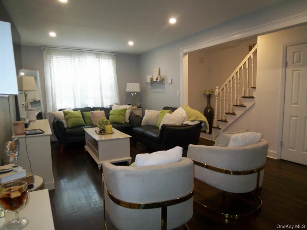 4382 Byron Avenue Bronx, NY 10466
