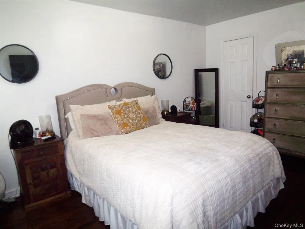 4382 Byron Avenue Bronx, NY 10466