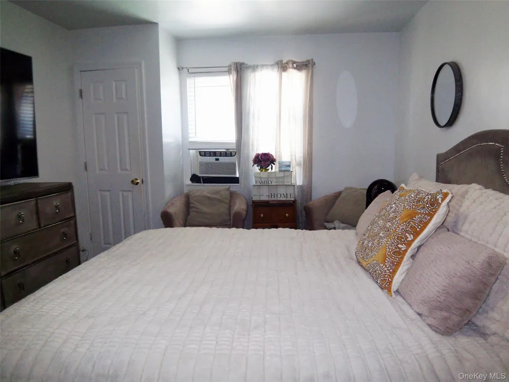 4382 Byron Avenue Bronx, NY 10466