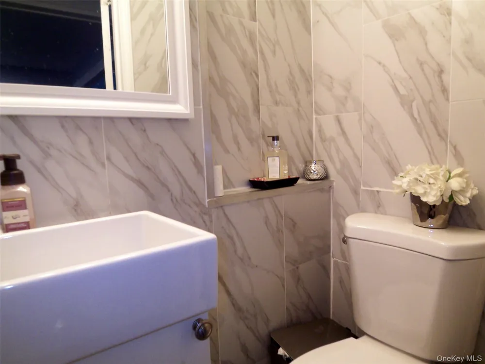 4382 Byron Avenue Bronx, NY 10466