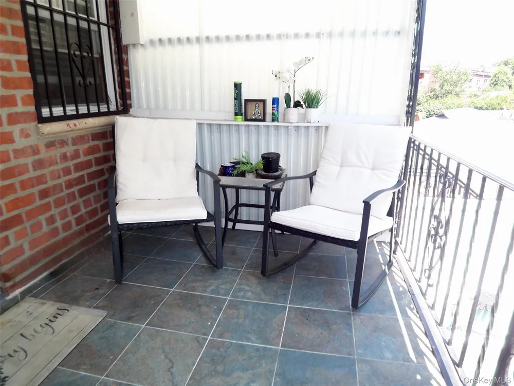 4382 Byron Avenue Bronx, NY 10466