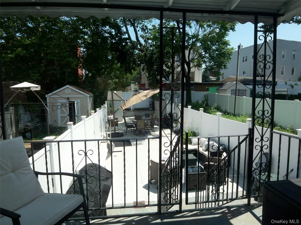 4382 Byron Avenue Bronx, NY 10466