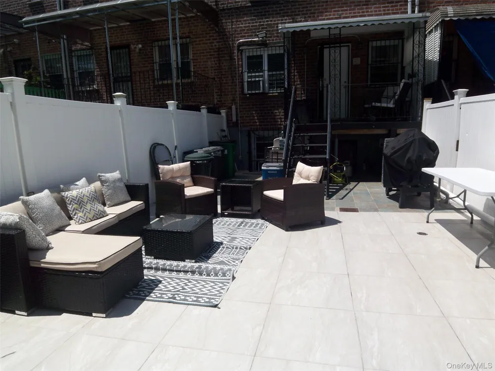 4382 Byron Avenue Bronx, NY 10466