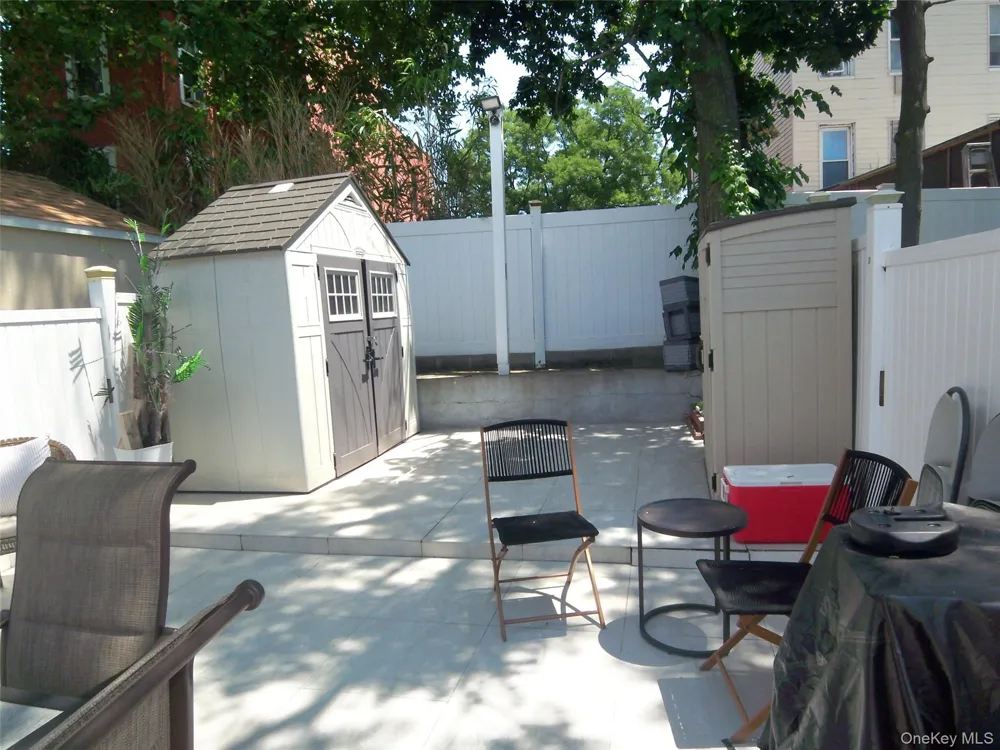 4382 Byron Avenue Bronx, NY 10466