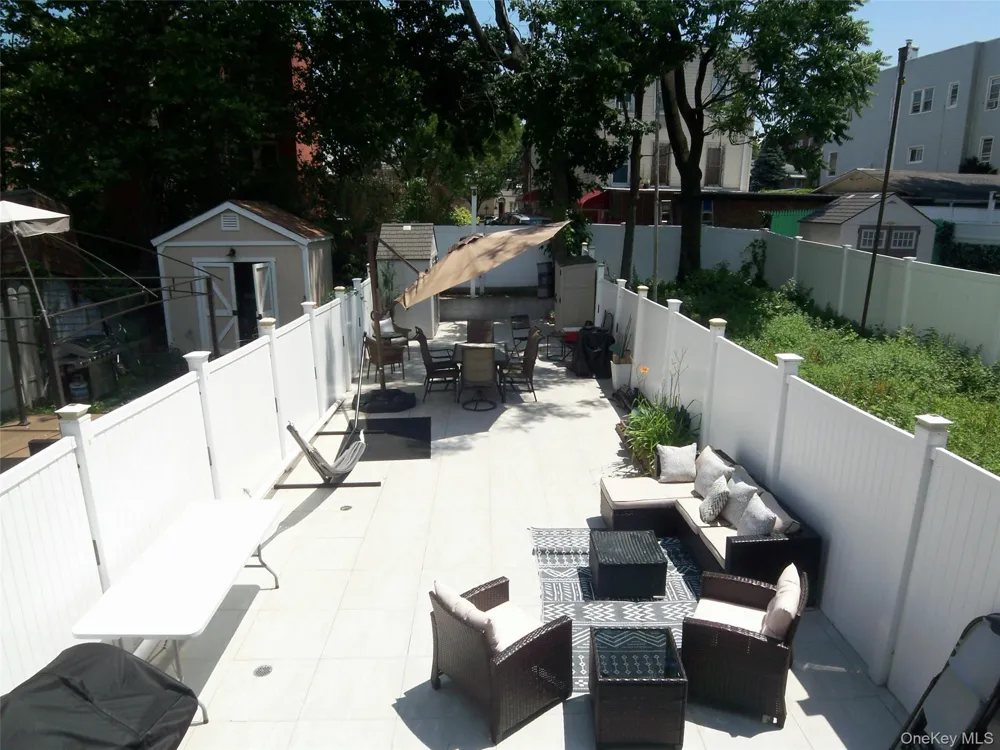 4382 Byron Avenue Bronx, NY 10466