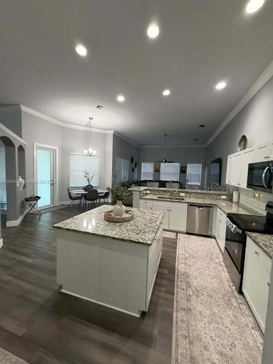 15325 75th Ln N Loxahatchee, FL 33470